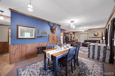 Dining - 1315 Highway E, Hermann, MO 65041 photo 3 of 3
