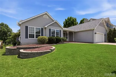 831 Glencorse Dr, St. Peters, MO 63304