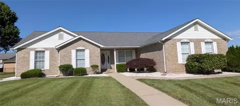521 Grand Ave, Waterloo, IL 62298