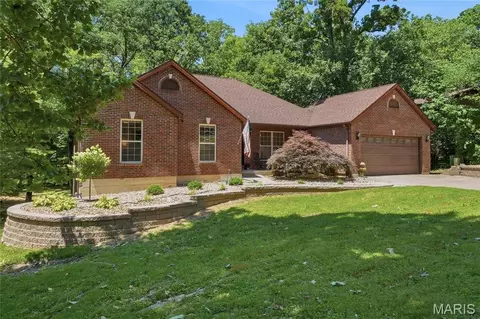 1124 Forest Spring Dr, Saint Charles, MO 63303