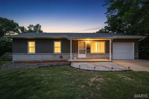1100 S 5th St, De Soto, MO 63020