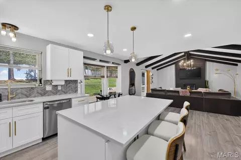Kitchen - 320 Quails Hill Ct, Ellisville, MO 63011 photo 4 of 5