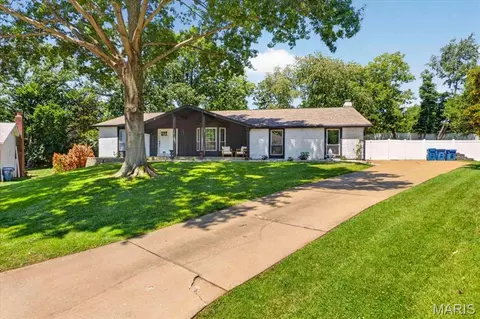 Exterior - 320 Quails Hill Ct, Ellisville, MO 63011 photo 2 of 8