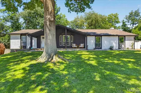 320 Quails Hill Ct, Ellisville, MO 63011