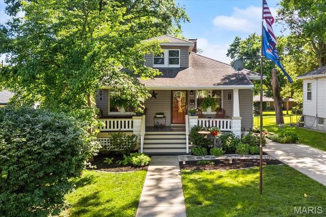 605 S Douglas Ave, Belleville, IL 62220