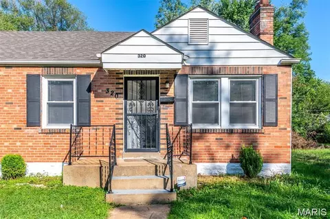 320 Newell Dr, Ferguson, MO 63135