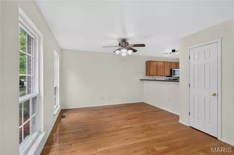 Living - 1319 Parkview Estates Dr, Ellisville, MO 63021 photo 2 of 4