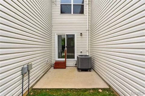 Exterior - 1319 Parkview Estates Dr, Ellisville, MO 63021 photo 2 of 3