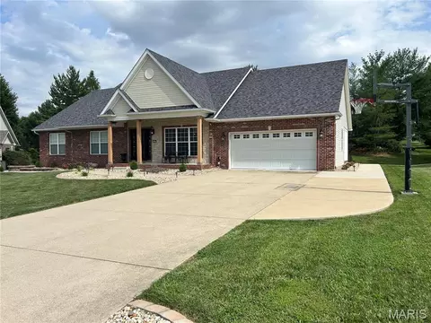 4607 Valleydale Rd, Godfrey, IL 62035