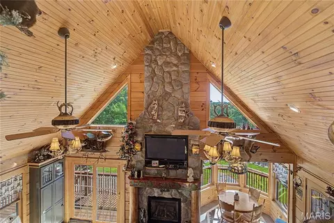 Entry Way - 10450 Ok Rd, Bonne Terre, MO 63628 photo 1 of 2