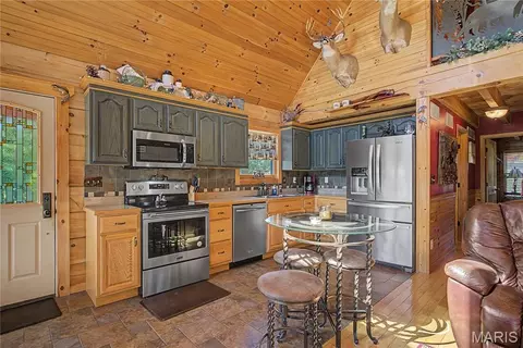 Kitchen - 10450 Ok Rd, Bonne Terre, MO 63628 photo 3 of 5