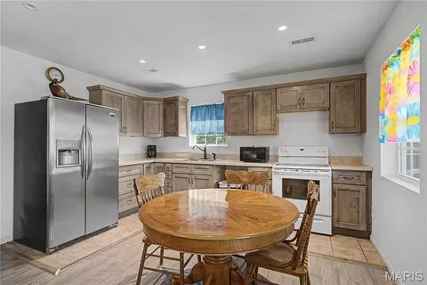 Kitchen - 10450 Ok Rd, Bonne Terre, MO 63628 photo 4 of 5