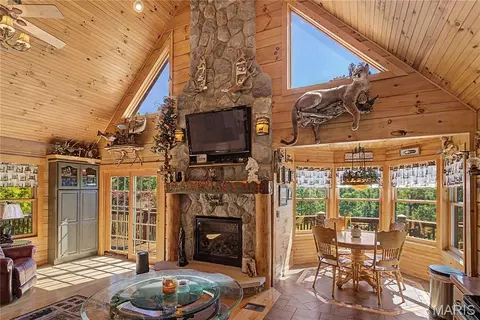 Living - 10450 Ok Rd, Bonne Terre, MO 63628 photo 3 of 6