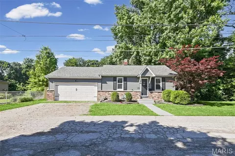 600 Leonard St, Alton, IL 62002