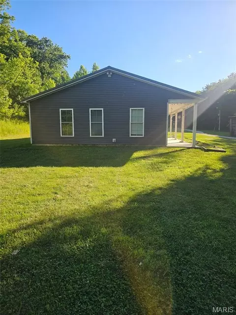 Exterior - 1329 Poor Farm Hollow Rd, Hardin, IL 62047 photo 3 of 4