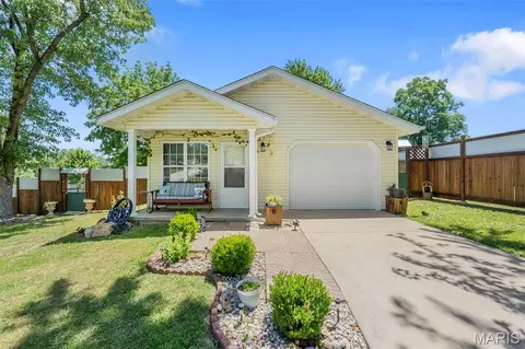 1701 E Harvest Cir, Perryville, MO 63775