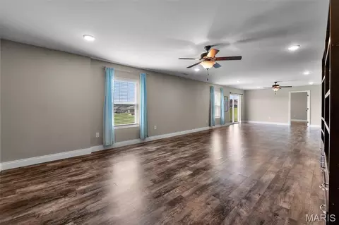 Living - 179 Fraser Rdg, Jackson, MO 63755 photo 2 of 3