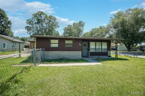 1302 Saint Raphael St, Sauget, IL 62206