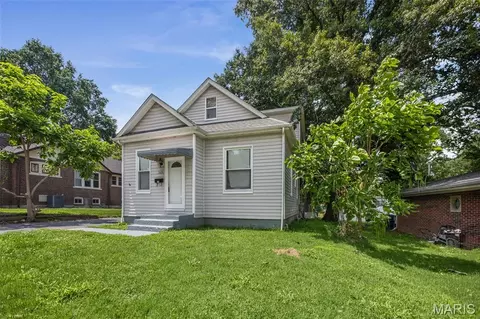 323 N 37th St, Belleville, IL 62226