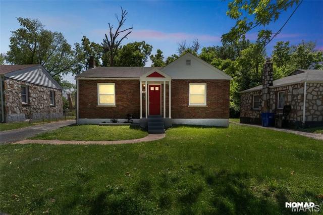 8246 Montreal Dr, Saint Louis, MO 63132