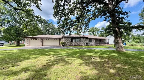 3 Forest Hill Dr, Salem, MO 65560