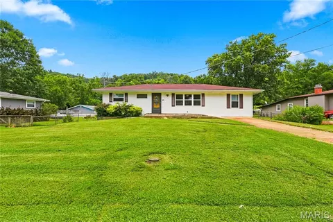 5971 Parkedge Dr, House Springs, MO 63051