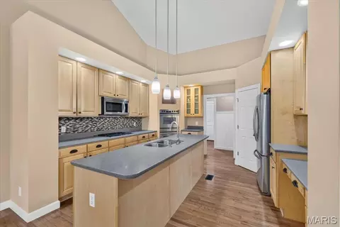 Kitchen - 766 Southbrook Forest Ct, Saint Charles, MO 63304 photo 2 of 5