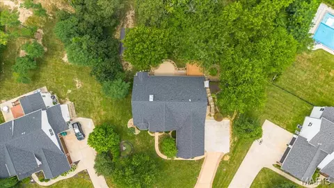 View/Area - 766 Southbrook Forest Ct, Saint Charles, MO 63304 photo 8 of 9