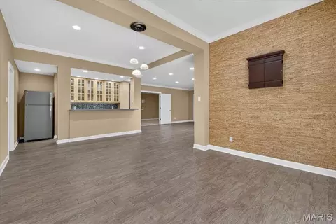 Living - 766 Southbrook Forest Ct, Saint Charles, MO 63304 photo 8 of 17