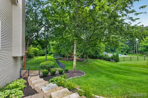 Exterior - 766 Southbrook Forest Ct, Saint Charles, MO 63304 photo 4 of 13