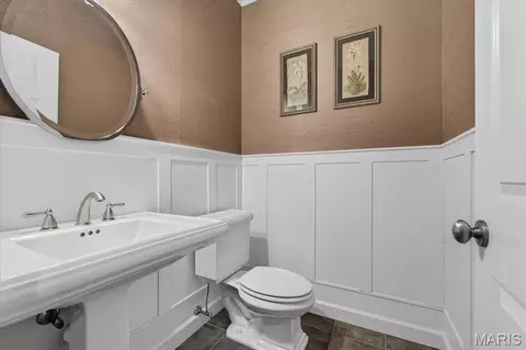 Bath - 766 Southbrook Forest Ct, Saint Charles, MO 63304 photo 6 of 8