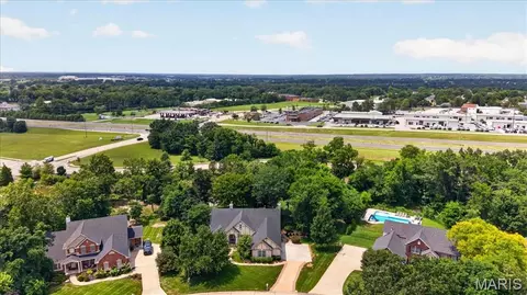 View/Area - 766 Southbrook Forest Ct, Saint Charles, MO 63304 photo 2 of 9