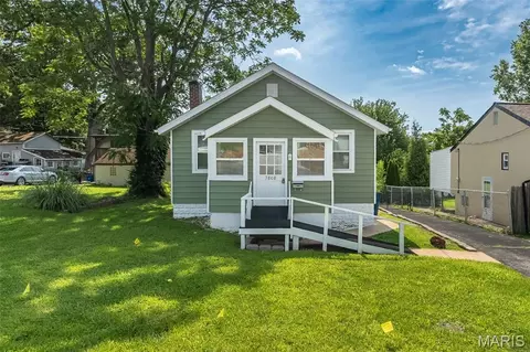 7808 Fleta St, Affton, MO 63123