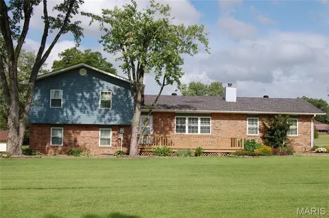 1393 Whispering Pine Dr, Poplar Bluff, MO 63901