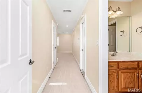 Entry Way - 106 Bruce Dr, Saint Robert, MO 65584 photo 7 of 7
