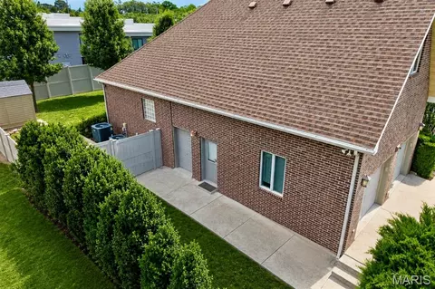 Exterior - 106 Bruce Dr, Saint Robert, MO 65584 photo 8 of 9