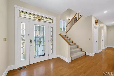 Entry Way - 106 Bruce Dr, Saint Robert, MO 65584 photo 1 of 7