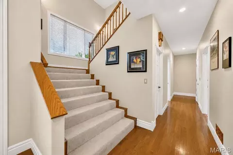 Entry Way - 106 Bruce Dr, Saint Robert, MO 65584 photo 4 of 7