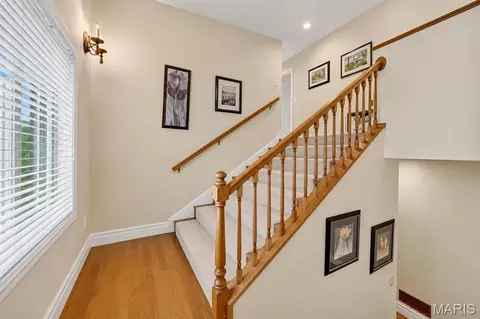Entry Way - 106 Bruce Dr, Saint Robert, MO 65584 photo 5 of 7