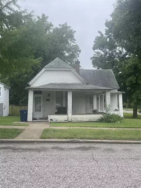 7448 Ethel Ave, Richmond Heights, MO 63117