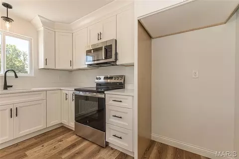 Kitchen - 11 Oakview Ct, Troy, MO 63379 photo 3 of 5