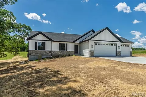 Exterior - 11 Oakview Ct, Troy, MO 63379 photo 2 of 6