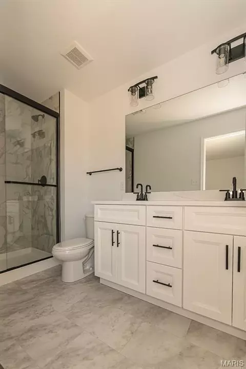 Bath - 11 Oakview Ct, Troy, MO 63379 photo 2 of 3