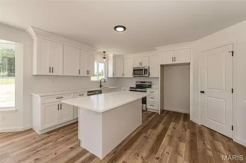 Kitchen - 11 Oakview Ct, Troy, MO 63379 photo 1 of 5
