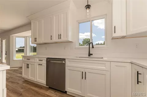 Kitchen - 11 Oakview Ct, Troy, MO 63379 photo 5 of 5
