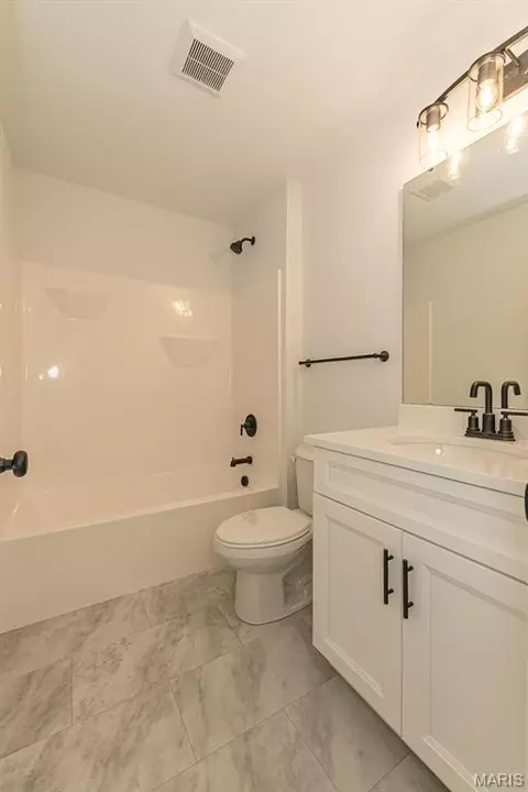 Bath - 11 Oakview Ct, Troy, MO 63379 photo 3 of 3