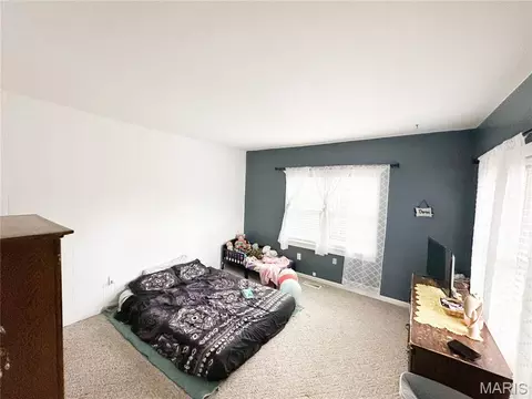 Bedroom - 807 E 4th St, Salem, MO 65560 photo 4 of 5