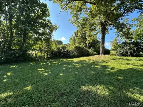 Exterior - 807 E 4th St, Salem, MO 65560 photo 3 of 7