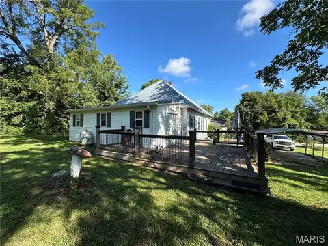 Exterior - 807 E 4th St, Salem, MO 65560 photo 5 of 7
