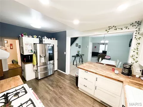 Kitchen - 807 E 4th St, Salem, MO 65560 photo 2 of 2